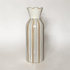 Vase collerette beige rayé en faïence – 23,5 cm