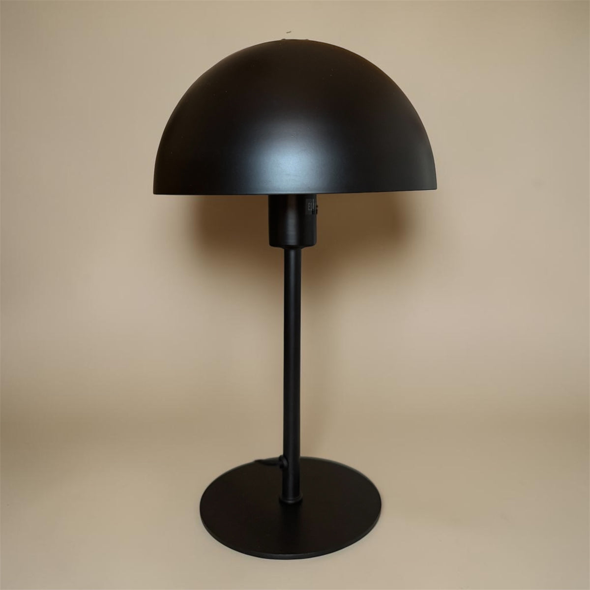 Lampe de table noire mate en métal – 30 cm