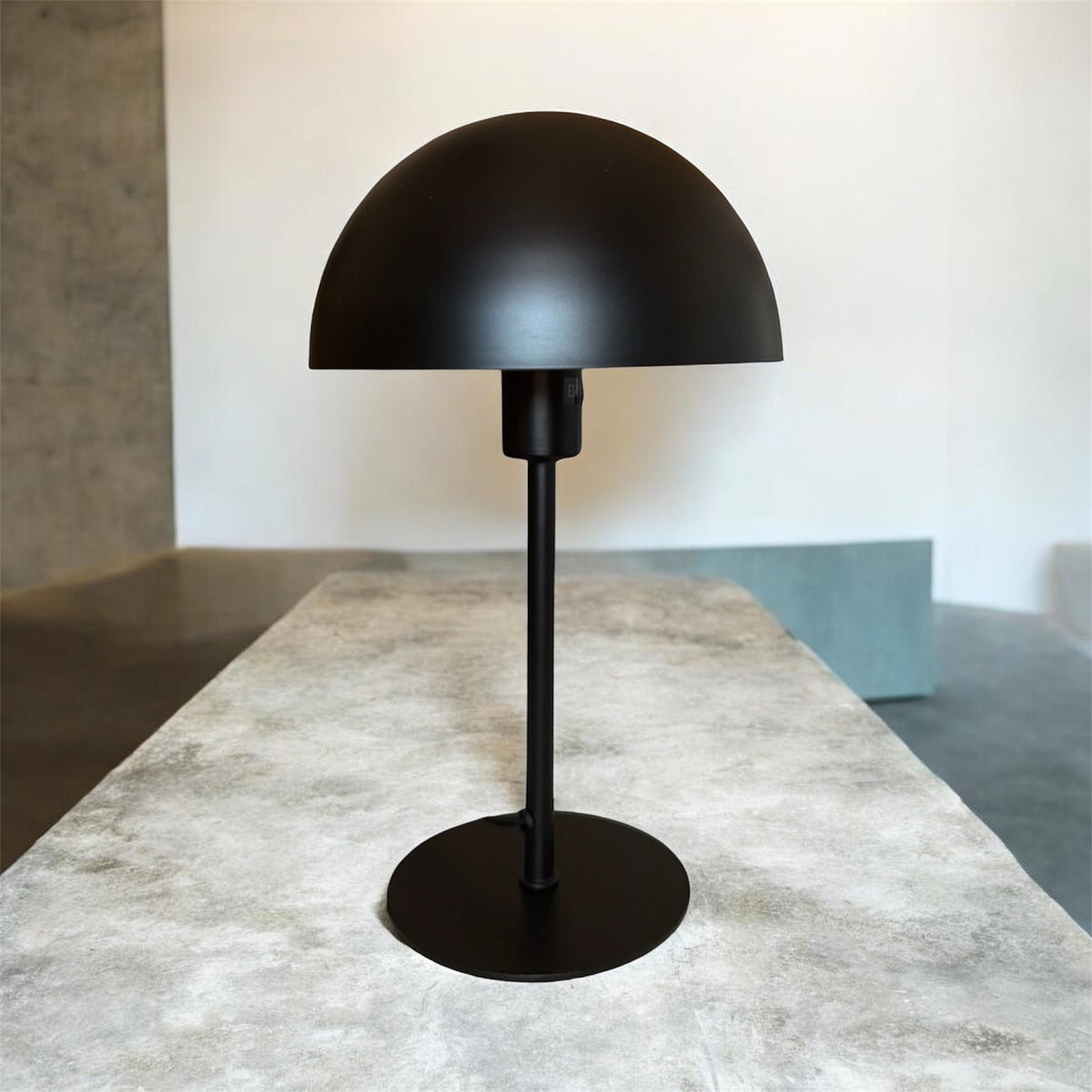 Lampe de table noire mate en métal – 30 cm